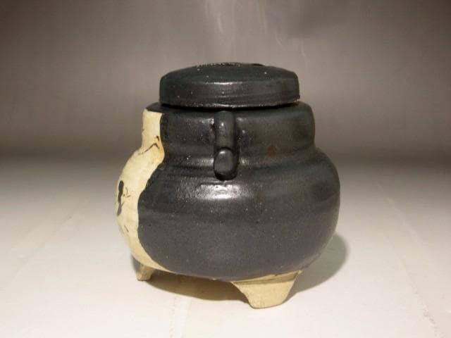 北大路魯山人　黒織部香炉　味わいのある景色　r286