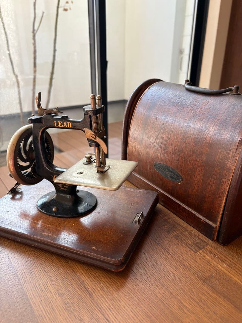 LEAD ミニチュアミシン 収納ケース付き