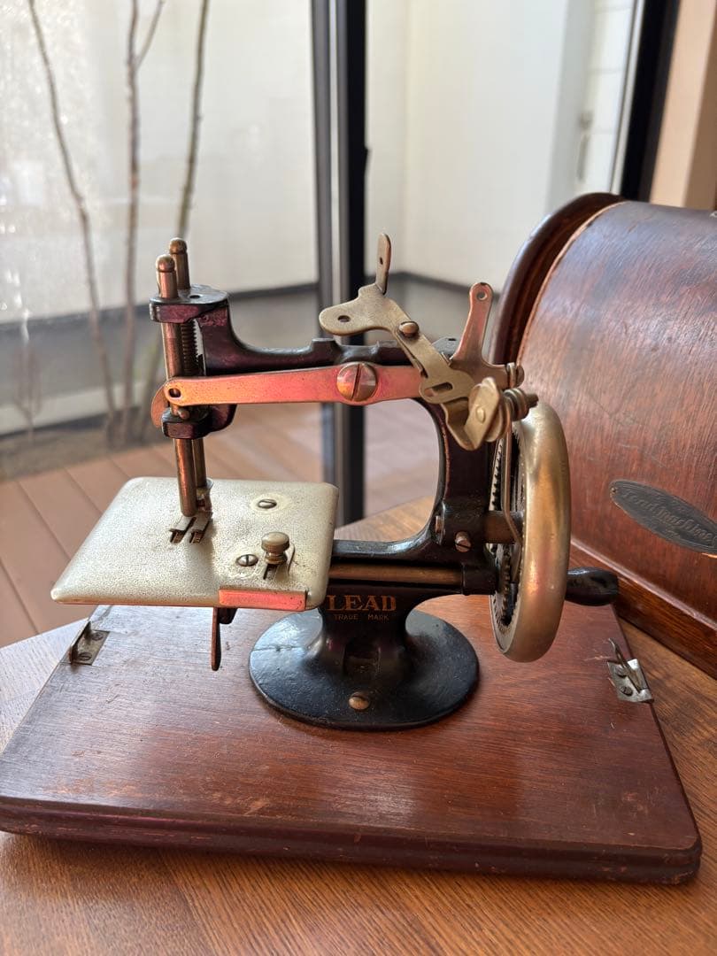 LEAD ミニチュアミシン 収納ケース付き