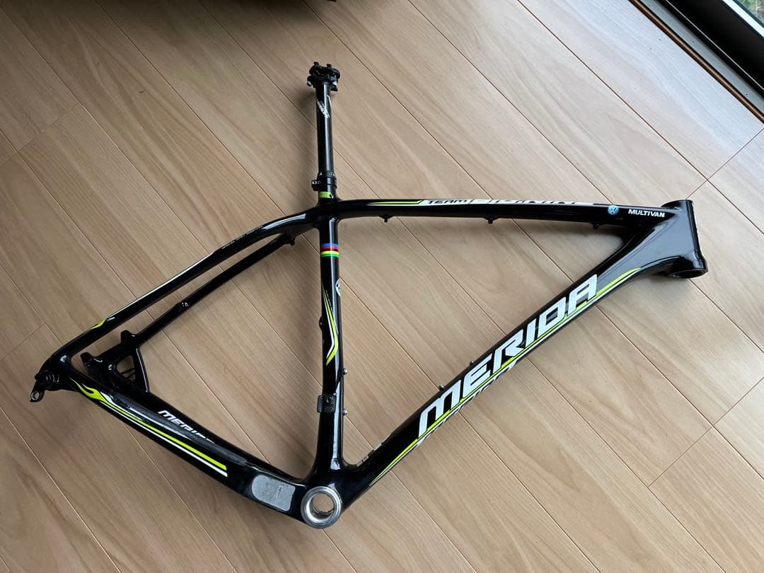 MERIDA BIG NINE CARBON TEAM　21インチ