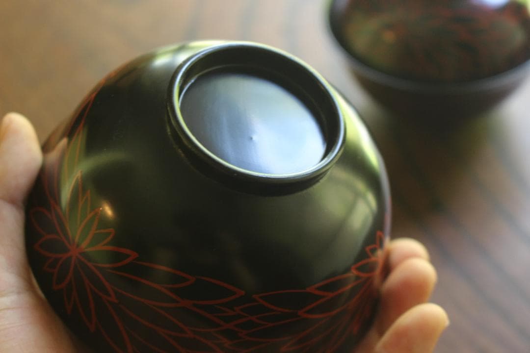 極小傷有！時代黒漆に風情ある朱漆菊文の映えるお椀2点（検輪島塗懐石椀蒔絵椀