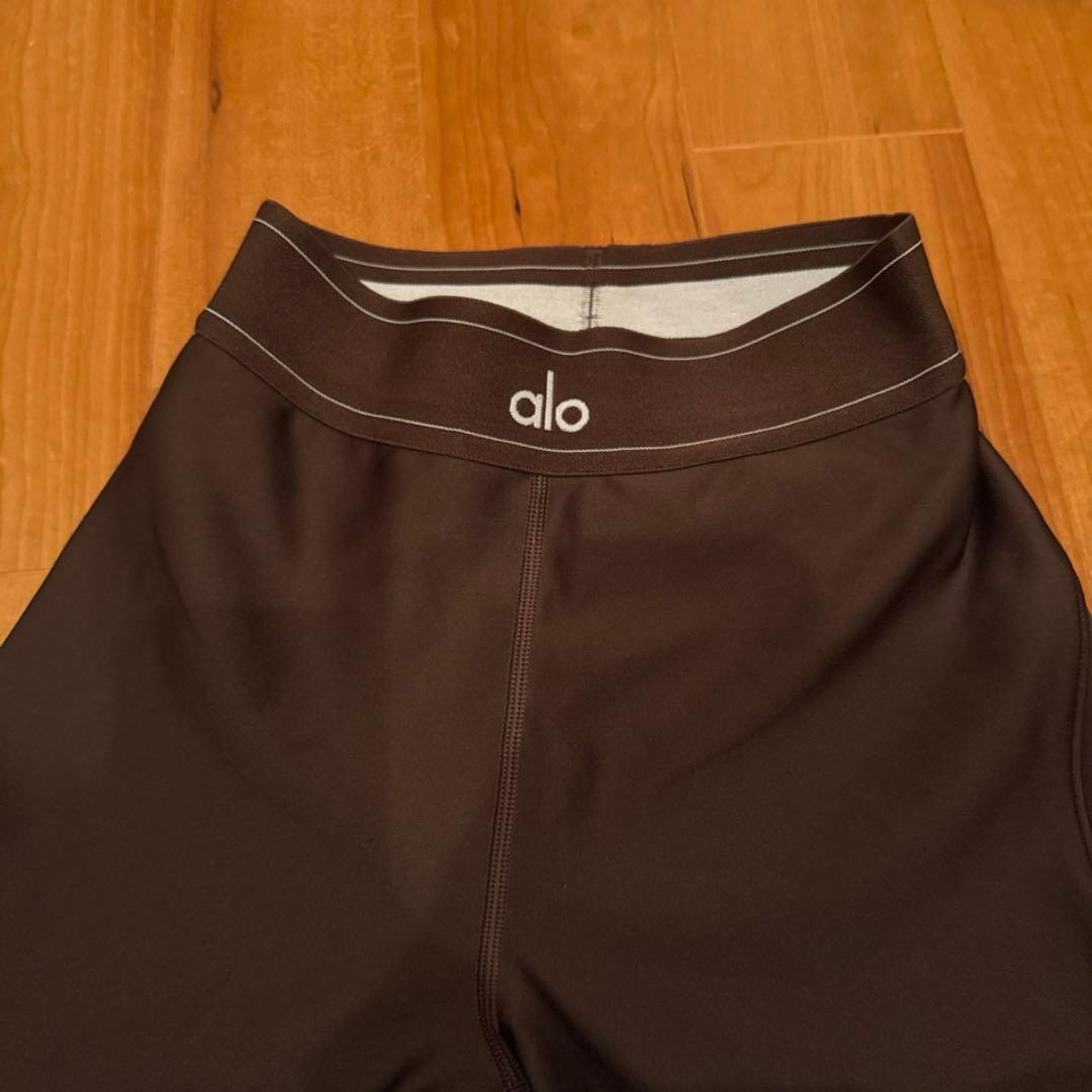 alo ダークブラウン ハイウエスト ヨガパンツ