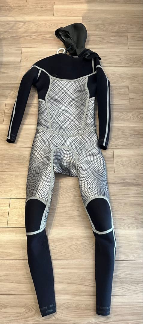 【美品】ハーレーSサイズ　フード付きセミドライウェットスーツ5mm