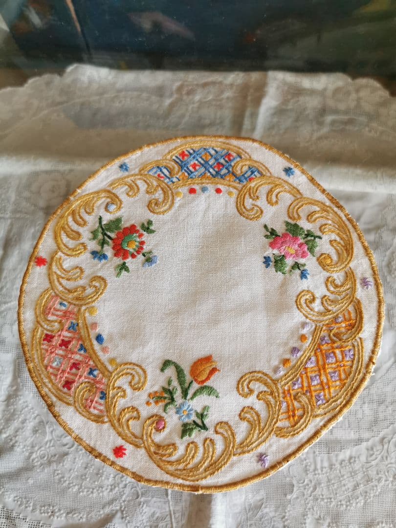 アンティークフランス マルチカラー手刺繍 チューリップ＆ローズ リネンドイリー