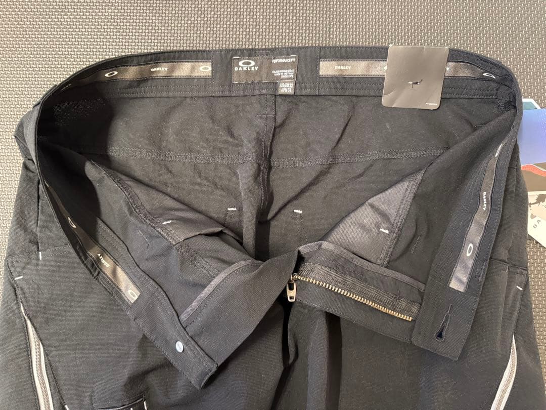 【新品】OAKLEY ゴルフ パンツ Lサイズ