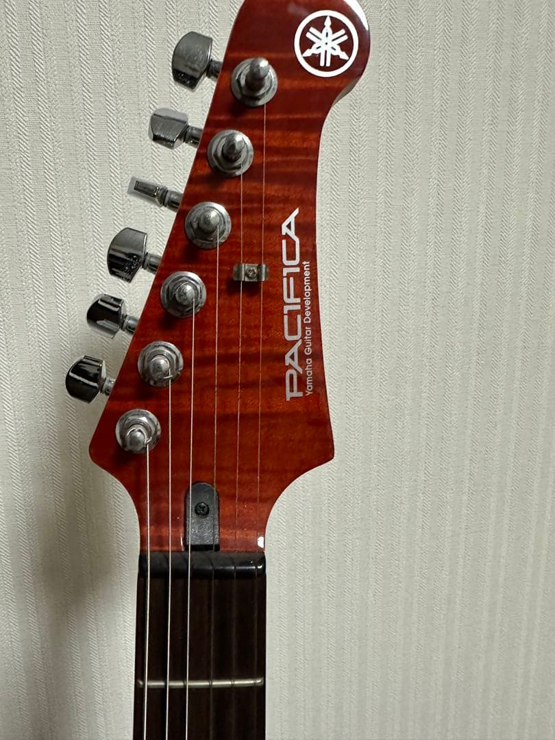 ギター Yamaha PACIFICA 212VFM