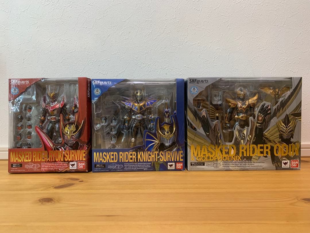 S.H.Figuarts 仮面ライダー　龍騎　ナイト　サバイブ　　オーディン