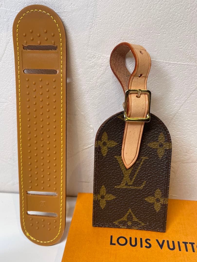 【極美品】LOUIS VUITTON レザー ネームタグ＆ショルダーパッド