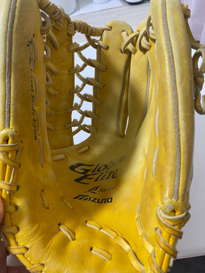 Mizuno Global Elite 外野手グローブ イエローケース付き