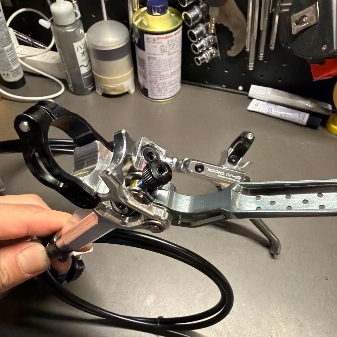 PRO IV4 ディスクブレーキ アルミ削り出し