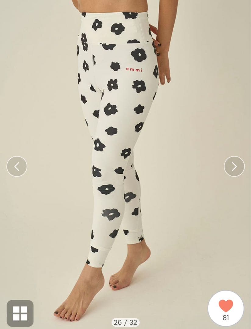 emmi カモミール柄ブラトップレギンスセット