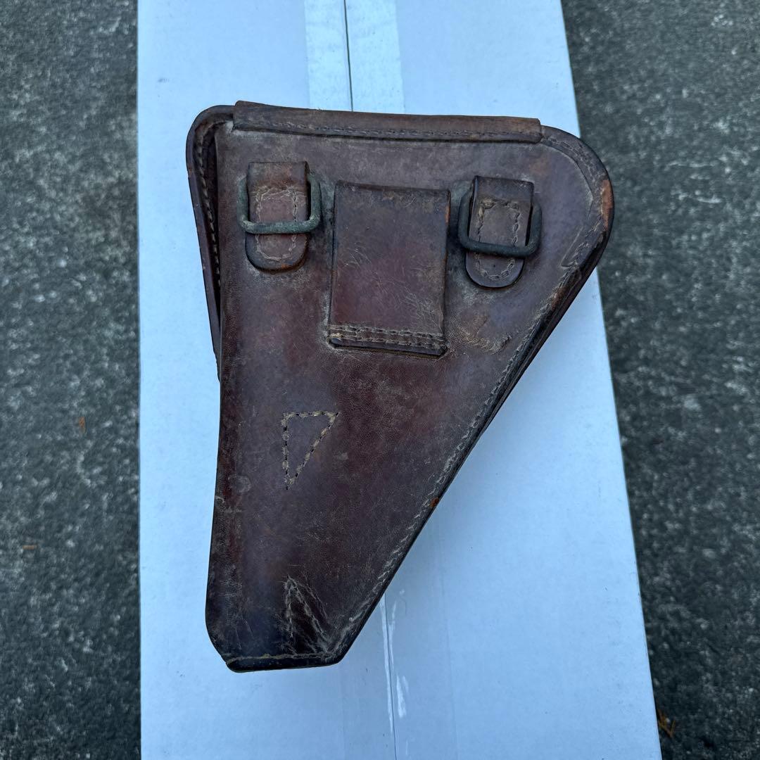 レザー製ホルスター 南部十四年式拳銃用の拳銃嚢