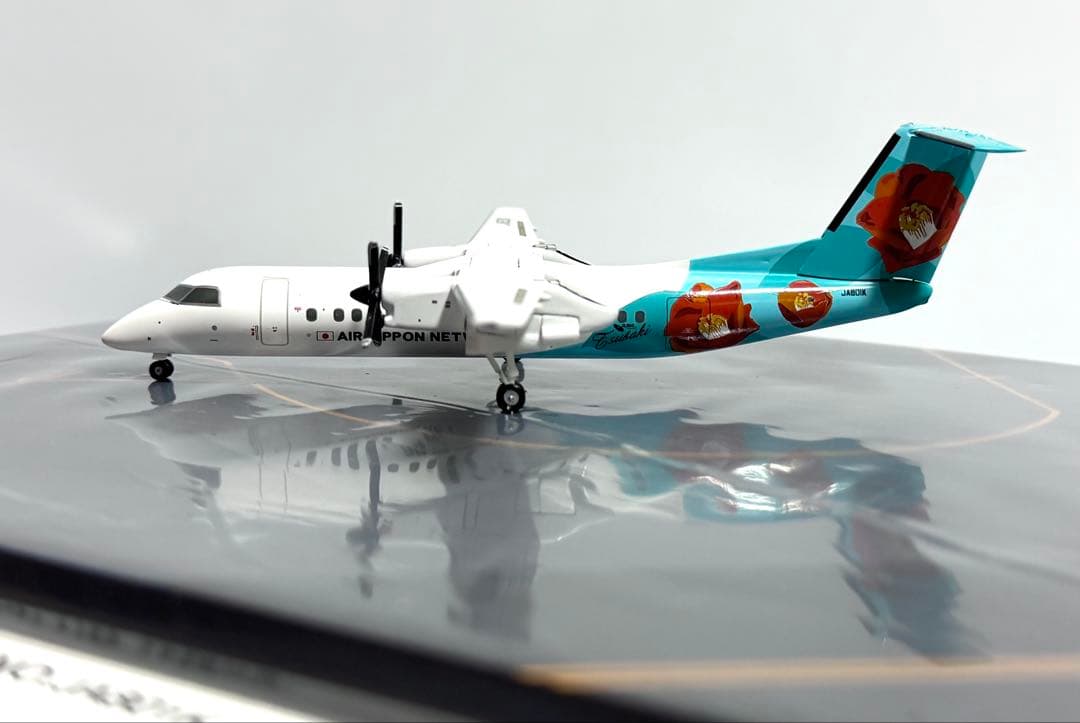 全日空商事 1/200 DHC-8-300 A-net TSUBAKIリバリー