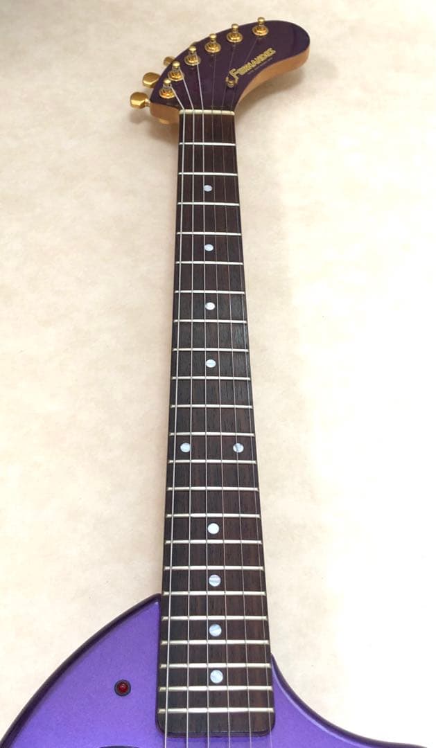 【美品】ZO-3C MP アンプ内蔵ギター ディストーションSW付 専用ケース付