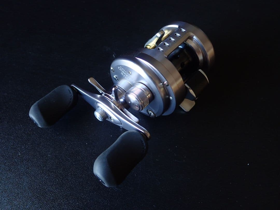 超美品　シマノ カルカッタ コンクエスト 51DC 左