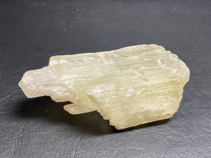 クンツァイト　213g