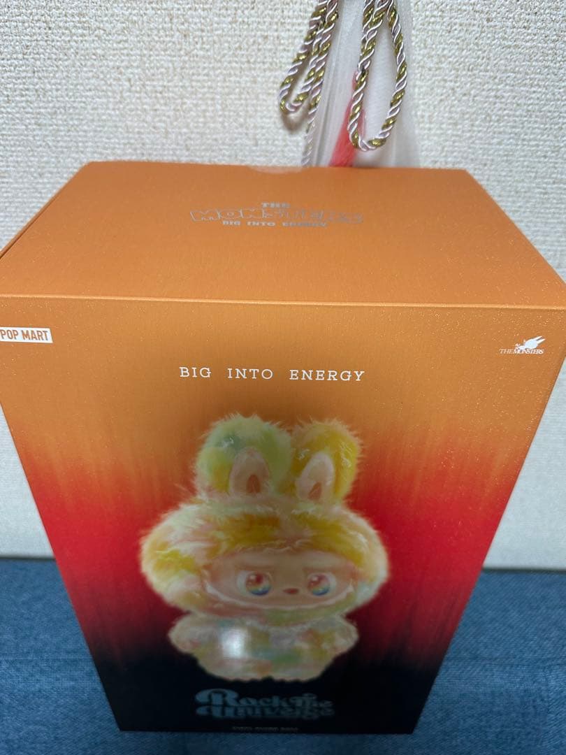 ラブブ　Big into Energy ROCK THE UNIVERSE