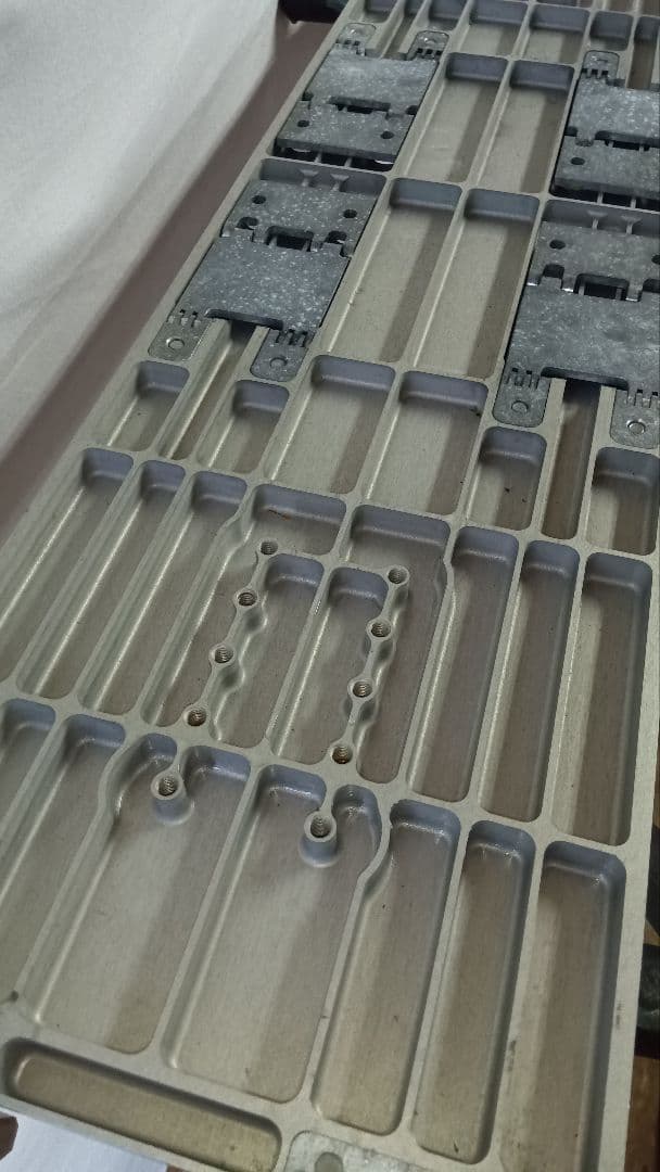 IRON ROCK PLATE　 アイアンロック　プレート　アルペンスノーボード