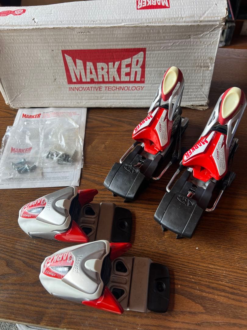 Marker Comp ビンディング レッド/シルバー
