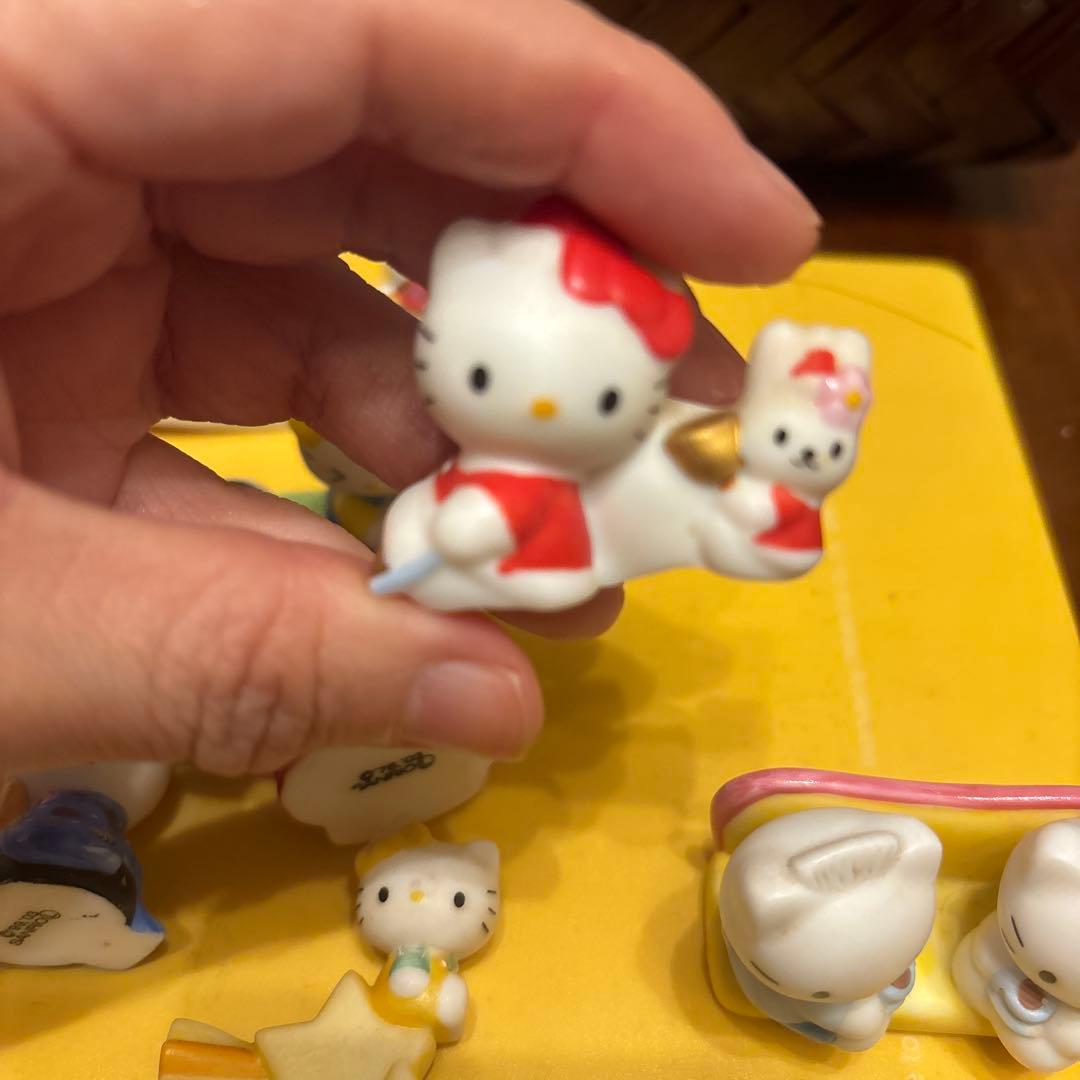 千趣会　ハローキティ 陶器製フィギュア　１３個