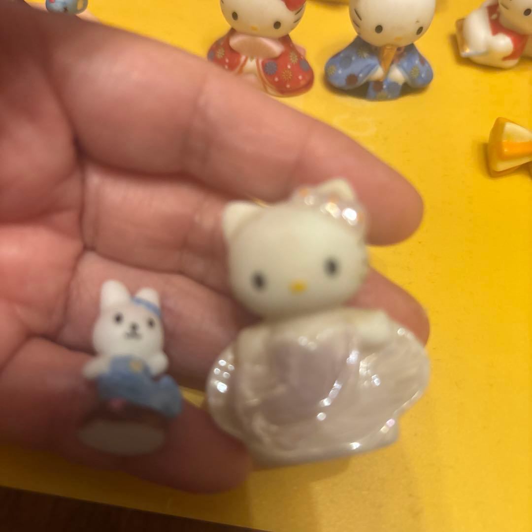 千趣会　ハローキティ 陶器製フィギュア　１３個