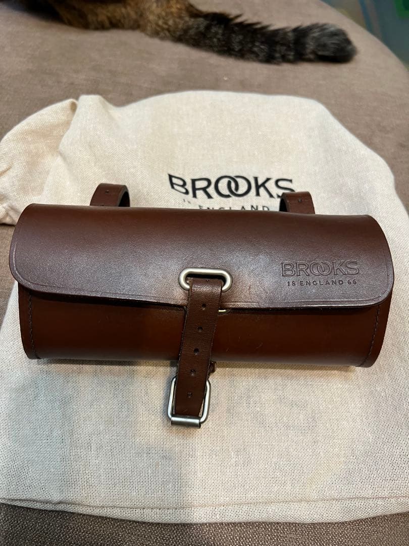 BROOKS スレンダー Grips （100ミリ）とサドルバック