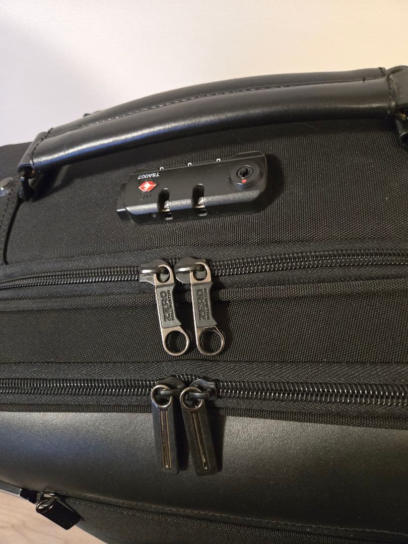 ZERO HALLIBURTON 黒 機内持込みサイズ キャリーケース