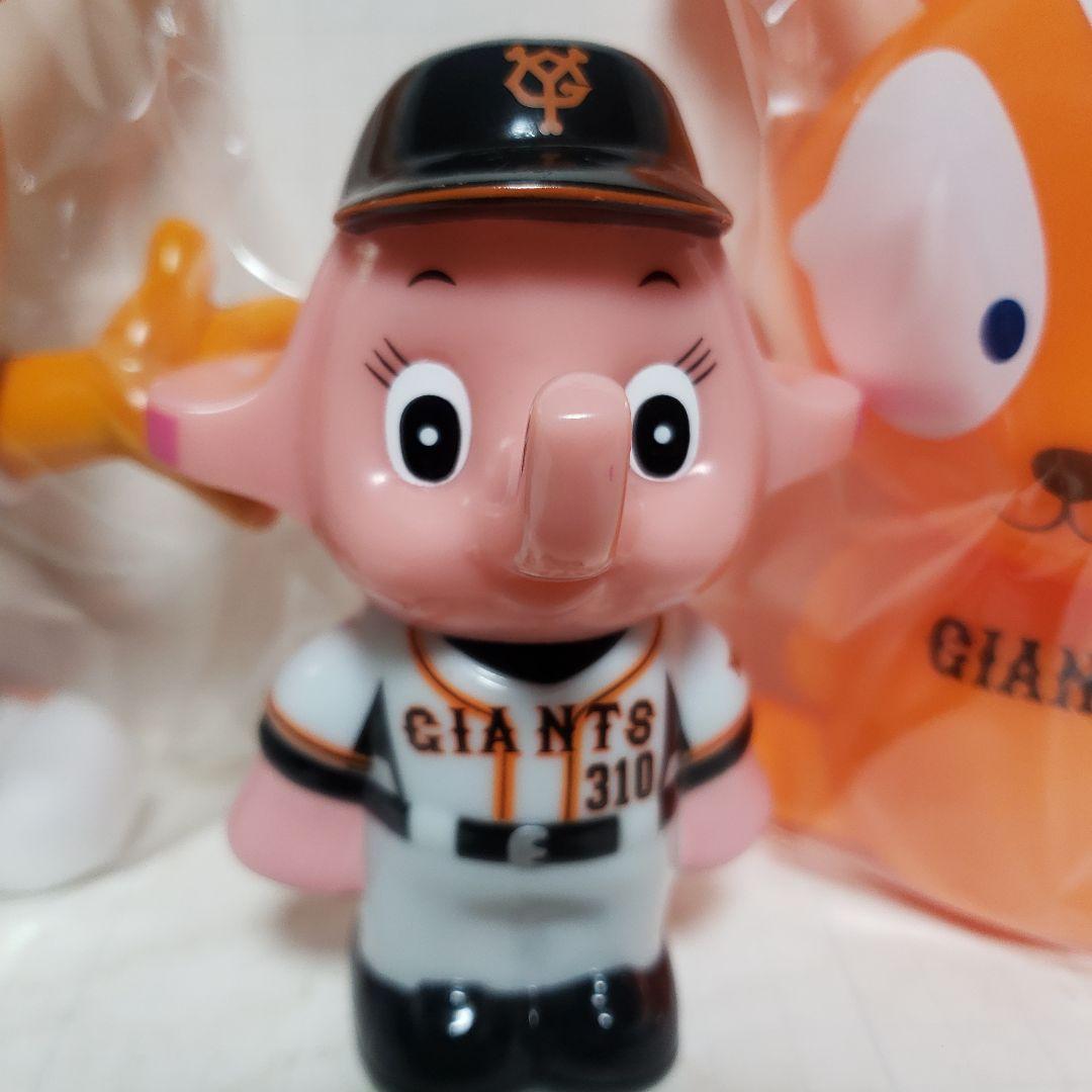 読売ジャイアンツジャビット君さとちゃんソフビ貯金箱セットです。