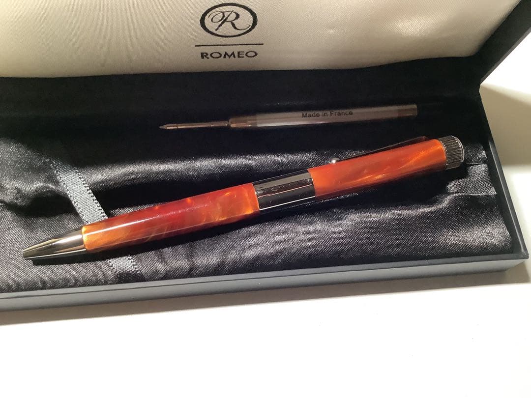 ROMEO No. 3 イタリアンアンバー細軸　（ジェットストリーム芯入り）