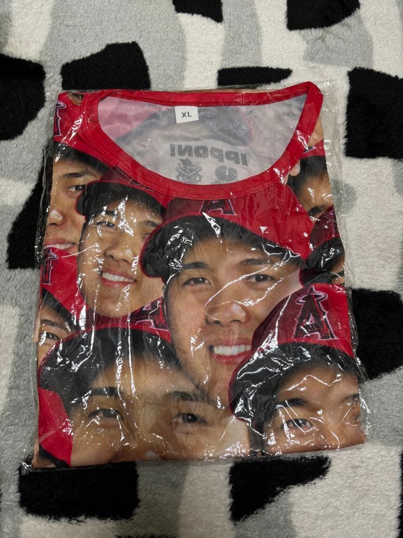 現地限定配布　新品未開封　大谷翔平　tシャツ　XL　顔だらけ