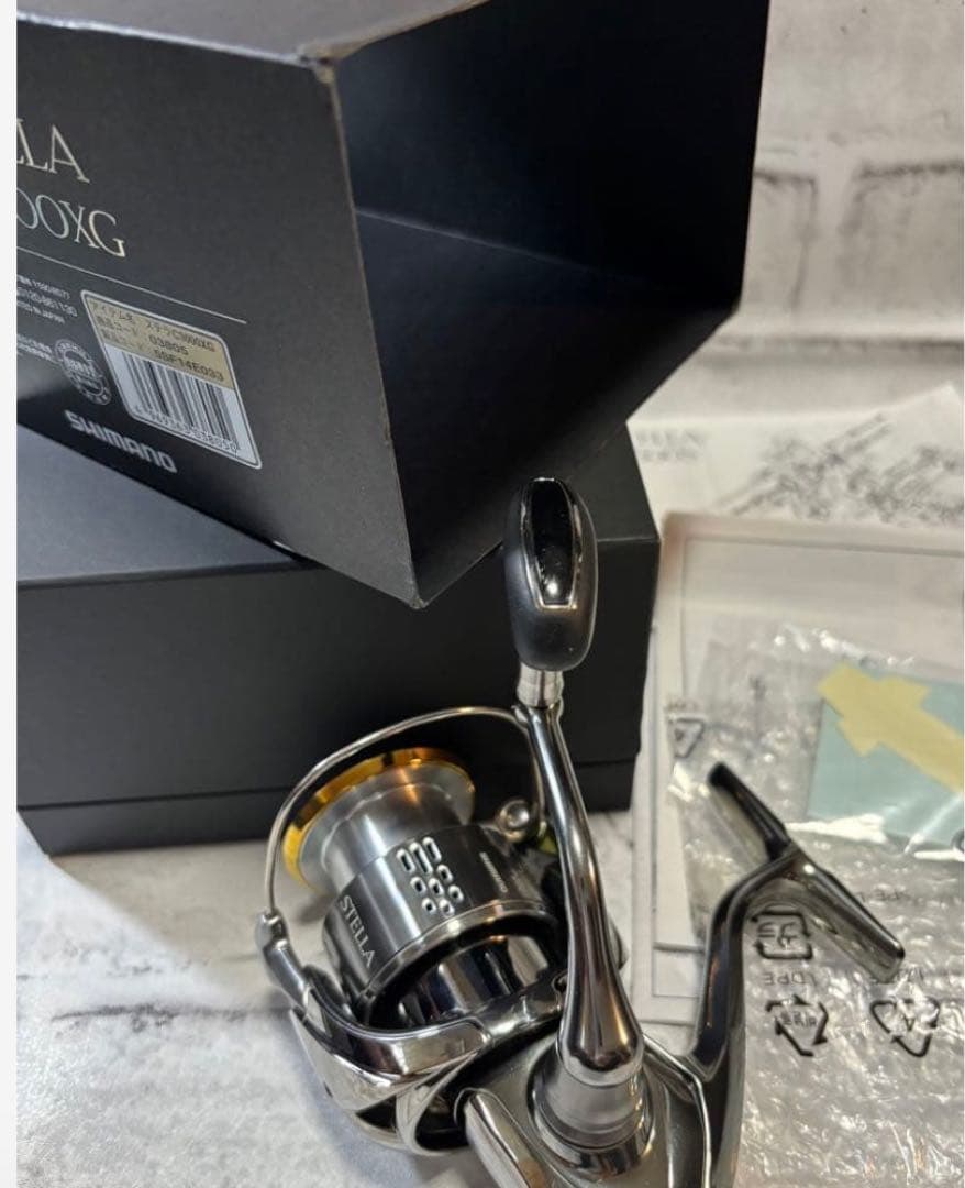 SHIMANO ステラC3000XGJ 箱無しハンドルはカスタムだけ