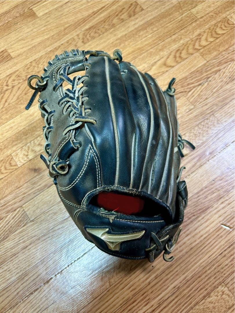 ア*ド様 Mizuno 硬式グローブ 黒（左投げ）　サイズ小さめ（縦28cm）