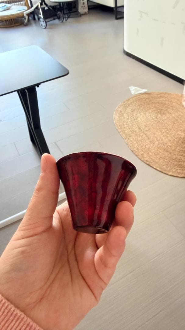 赤いフレア型漆器杯 金色内側