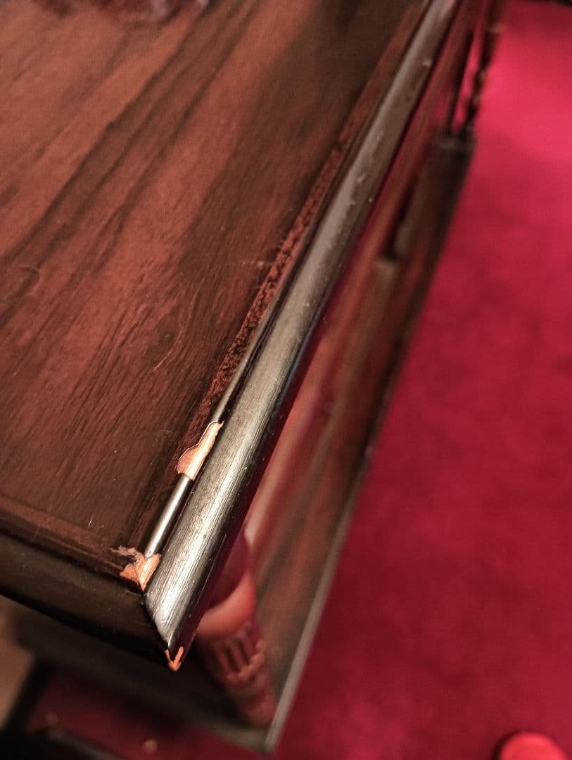 ダークブラウン　赤っぽいウッド ガラス扉キャビネット　昭和　レトロ　ビンテージ