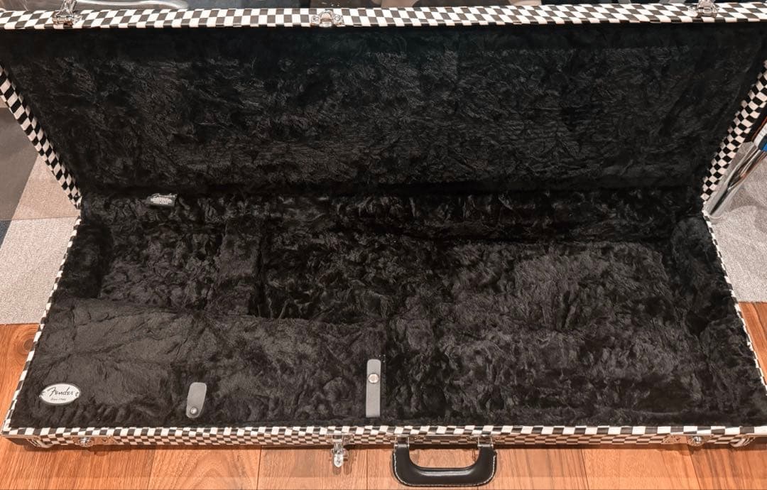 ★最終価格★本日まで★Fender roadworn ストラト　ハードケース付