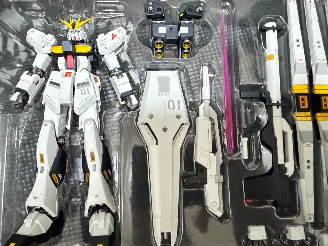 メタルロボット魂 νガンダム（ダブル・フィン・ファンネル装備型）