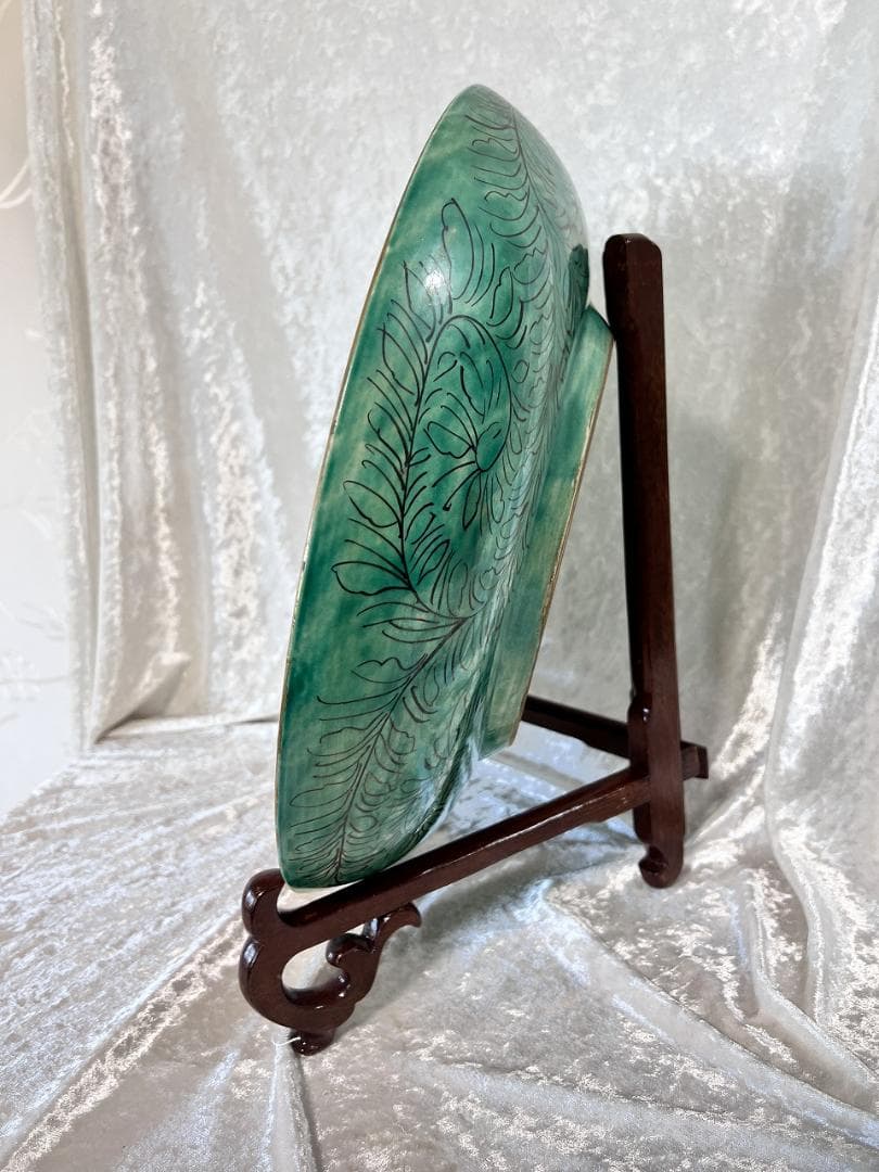 九谷焼金彩赤絵羅漢紋大皿　明治期