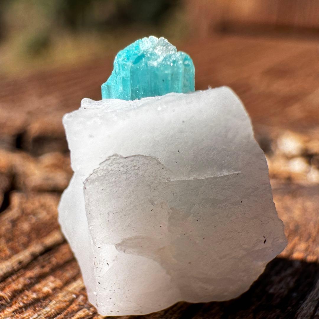 パライバトルマリン 原石 母岩付き 3,6ct