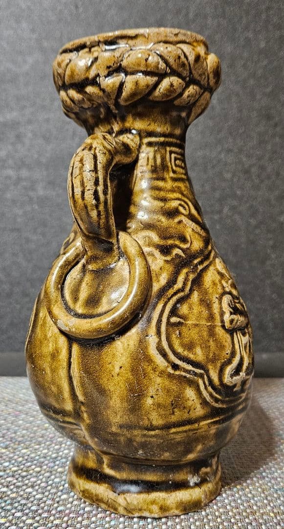 某美術館収蔵品　中国古陶磁器　五代時代　褐釉　双耳不遊環　浮彫　人物図　瓶　壺