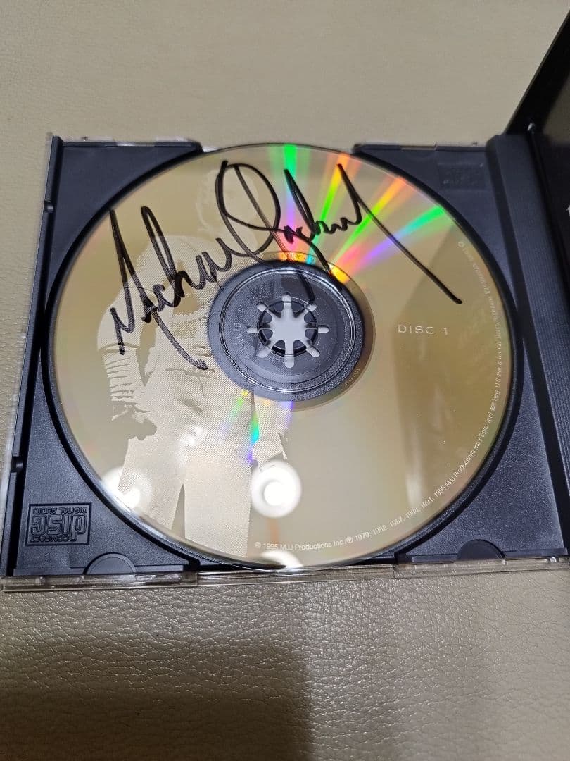 Michael Jacksonマイケル ジャクソン直筆サインCD 激レアー