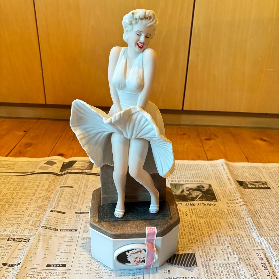 美品 マリリンモンロー「七年目の浮気」陶器ボトル バーボン ウイスキー 未開栓@