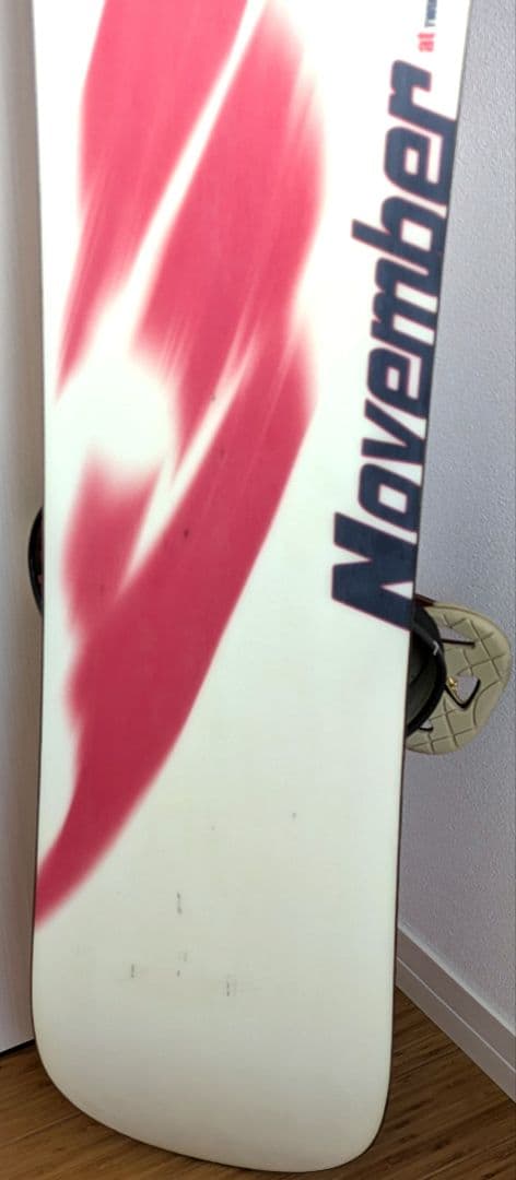 November スノーボード 赤 　BURTONバインディング付き
