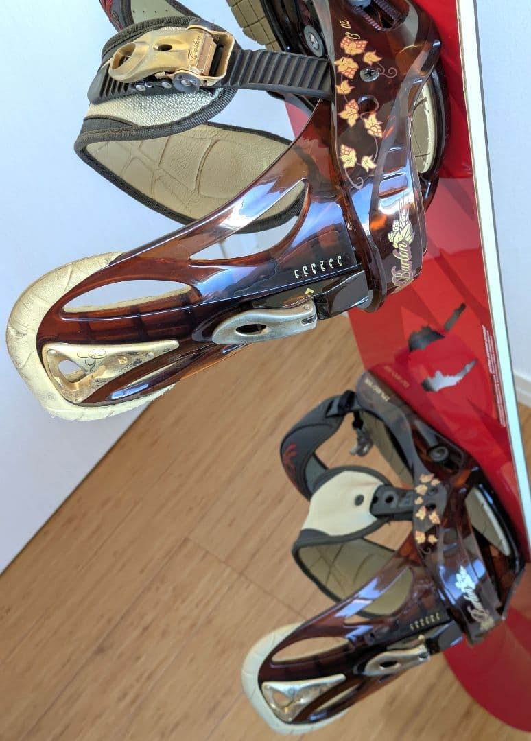 November スノーボード 赤 　BURTONバインディング付き