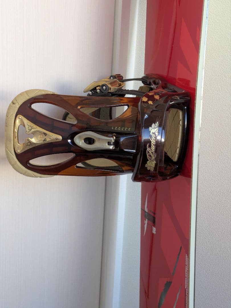 November スノーボード 赤 　BURTONバインディング付き