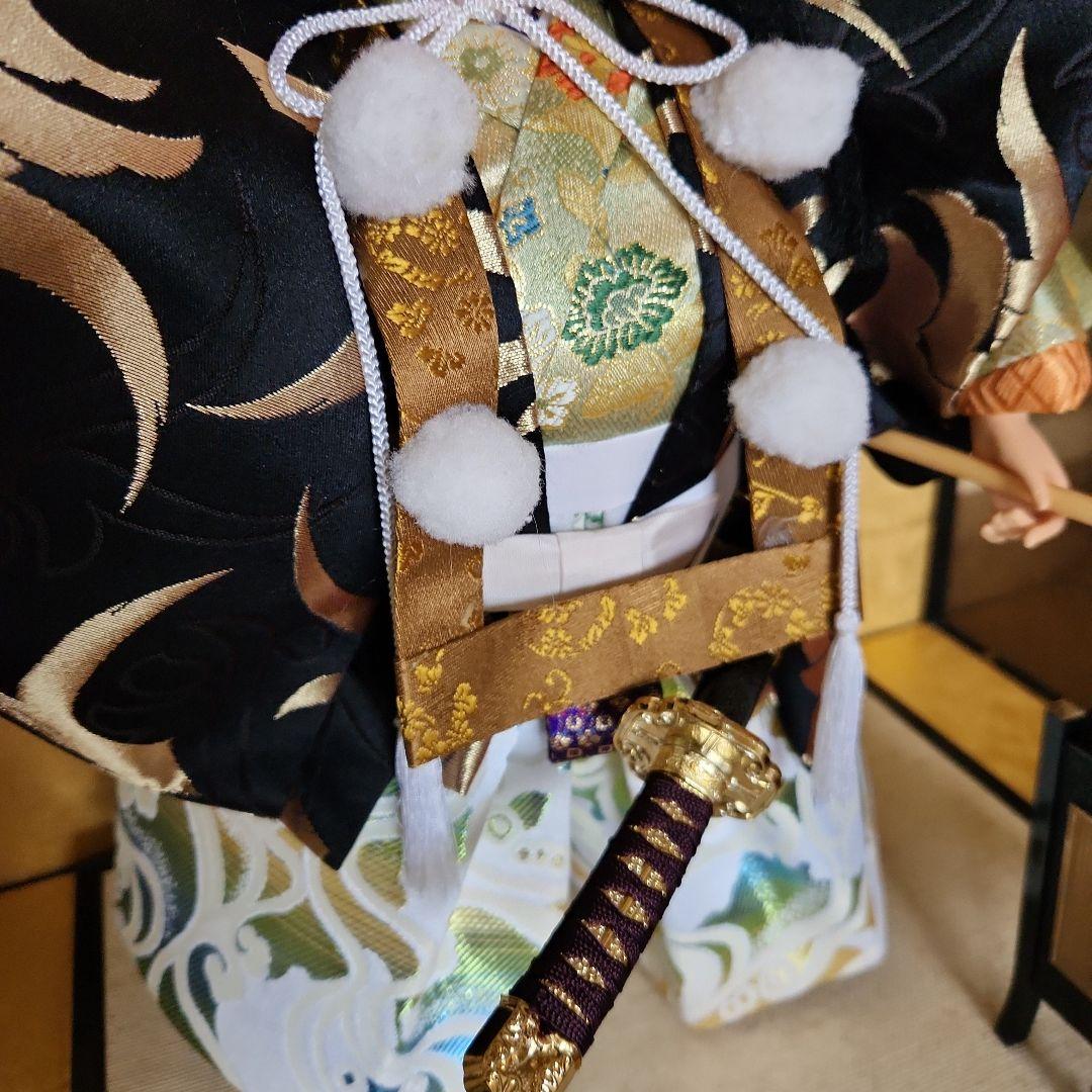 日本人形 豪華な衣装