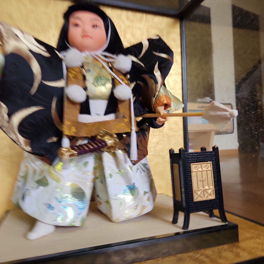 日本人形 豪華な衣装