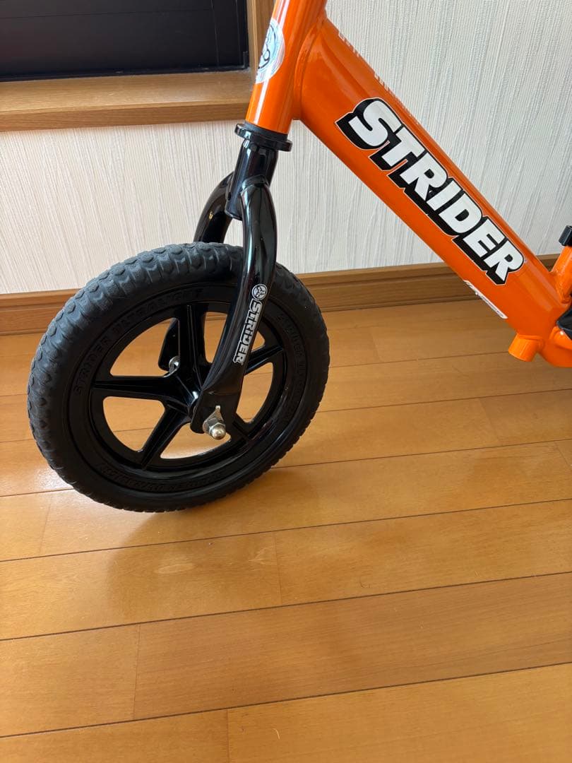 STRIDER バランスバイク オレンジ 12インチ➕新品プロテクターセット