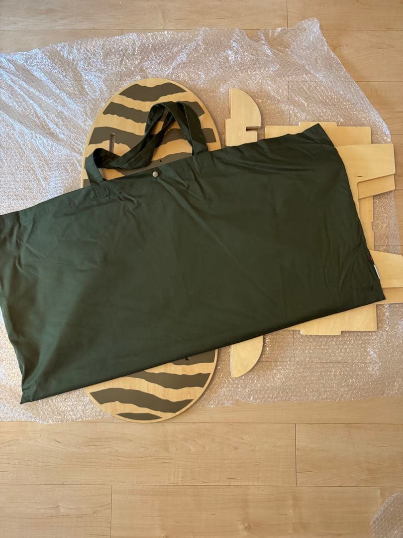 新品未使用ペレグリンファニチャー アレキサンダーリーチャン