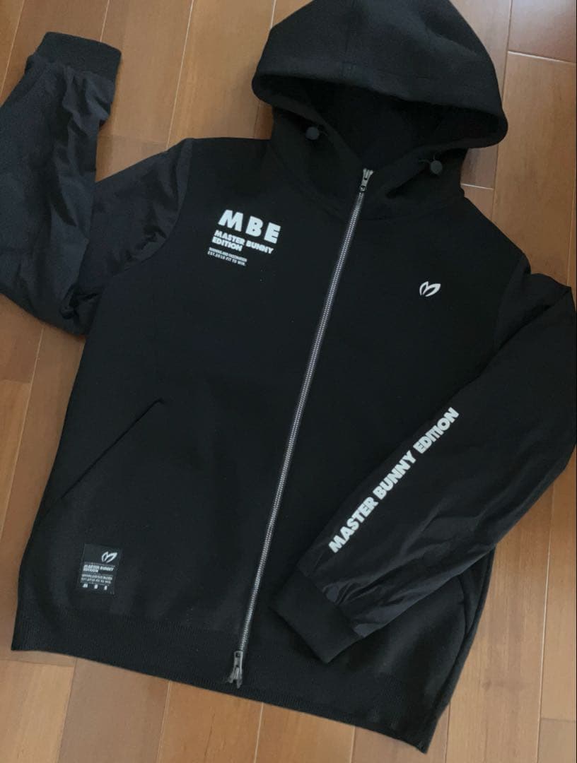 ⭐️美品⭐️マスターバニー　中綿切替　ジップアップ　パーカー　モックネック　黒