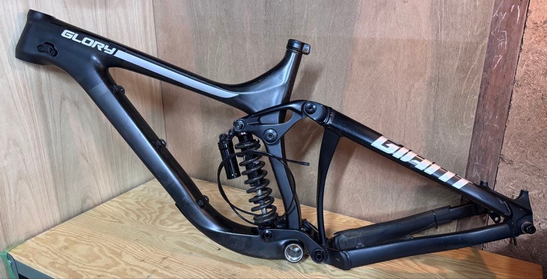 GIANT GLORY 27.5 カーボン Lサイズ(リアショック付)